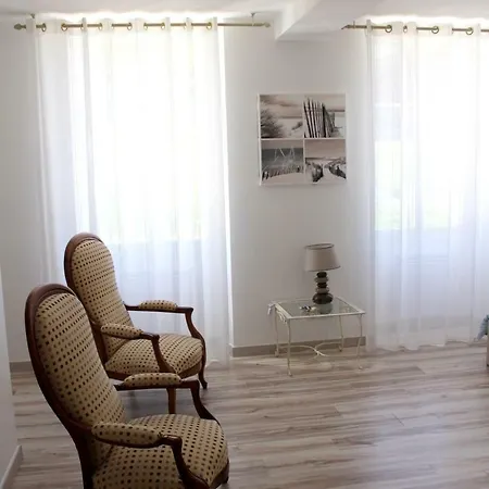Holiday Tremont Tatil Evi Saint-Bonnet-sur-Gironde