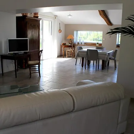 Holiday Tremont Tatil Evi Saint-Bonnet-sur-Gironde
