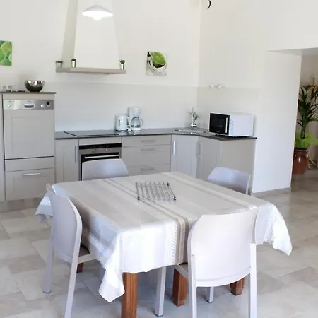 Holiday Tremont * Saint-Bonnet-sur-Gironde