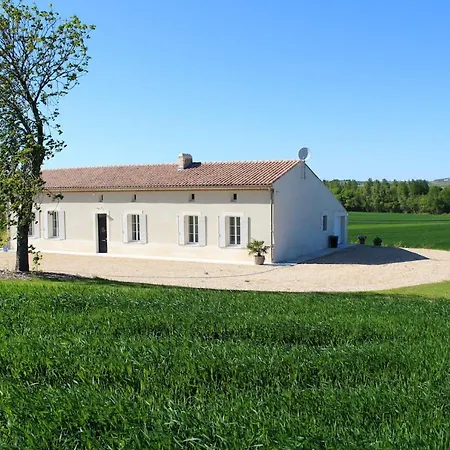 Holiday Tremont * Saint-Bonnet-sur-Gironde