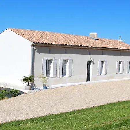 Holiday Tremont Saint-Bonnet-sur-Gironde